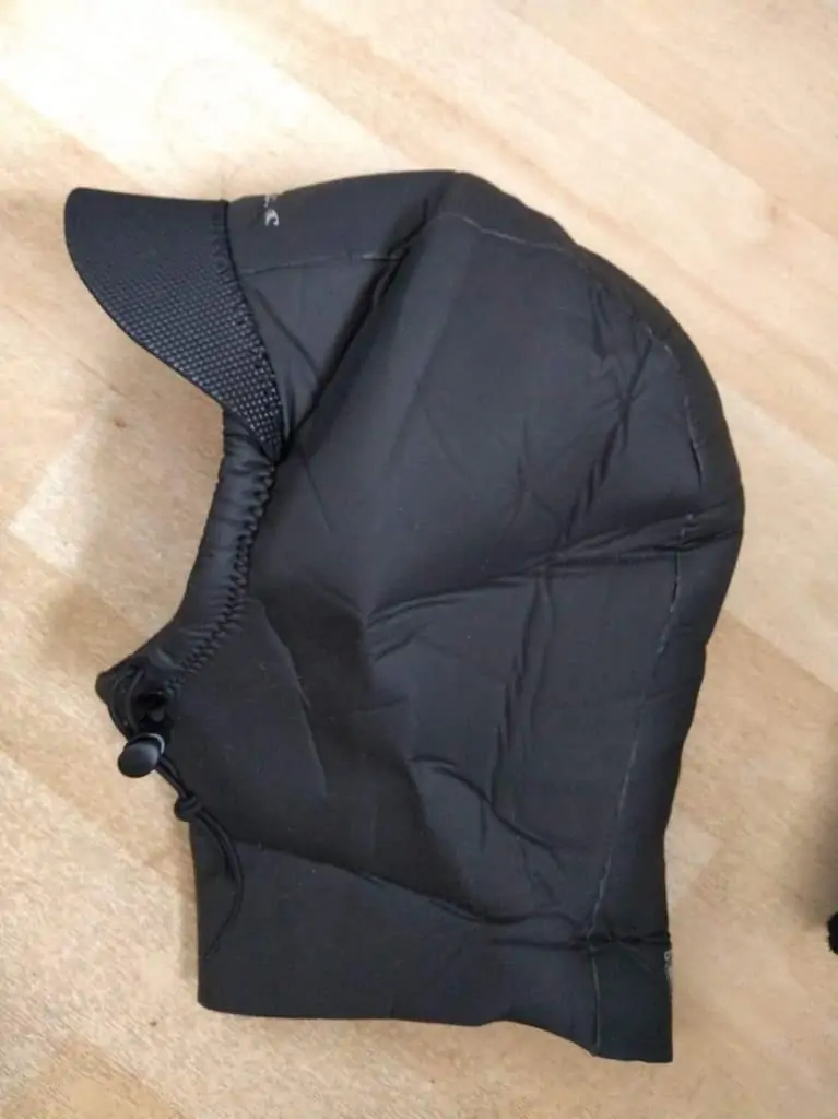 wetsuit hood with drawer string